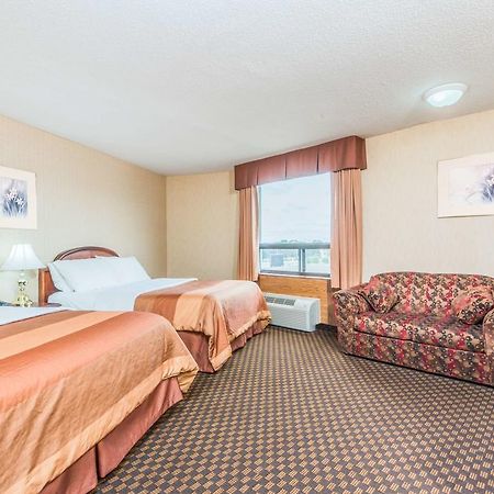 Howard Johnson By Wyndham Kitchener Conestoga Exterior foto